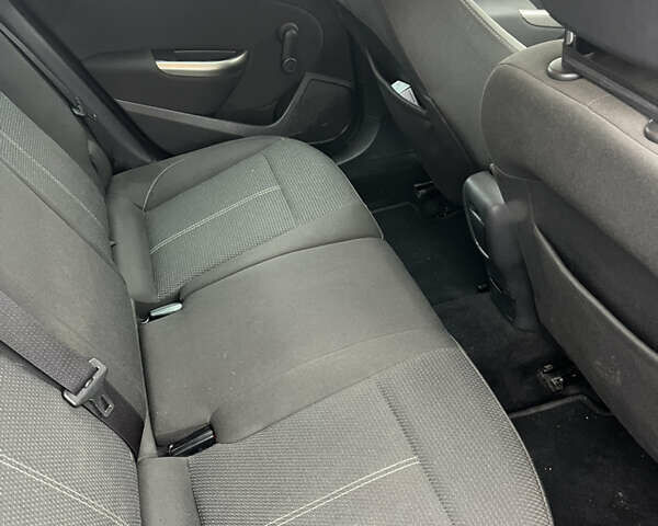 Черный Опель Астра, объемом двигателя 1.7 л и пробегом 275 тыс. км за 7400 $, фото 14 на Automoto.ua