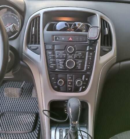 Черный Опель Астра, объемом двигателя 2 л и пробегом 308 тыс. км за 7400 $, фото 9 на Automoto.ua