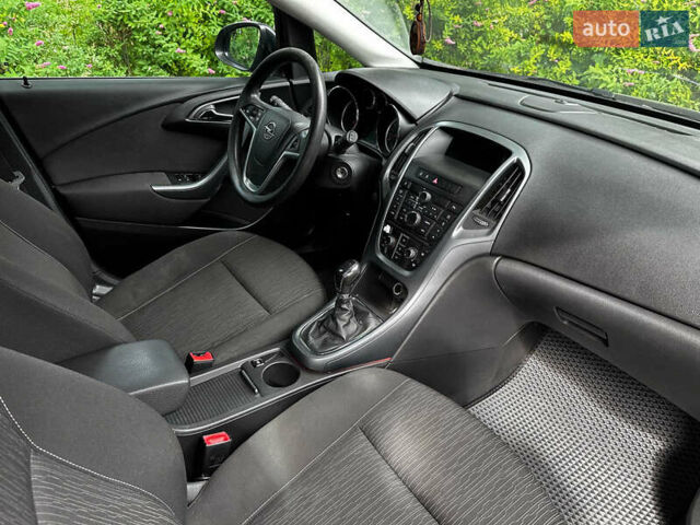 Черный Опель Астра, объемом двигателя 1.4 л и пробегом 180 тыс. км за 5900 $, фото 22 на Automoto.ua