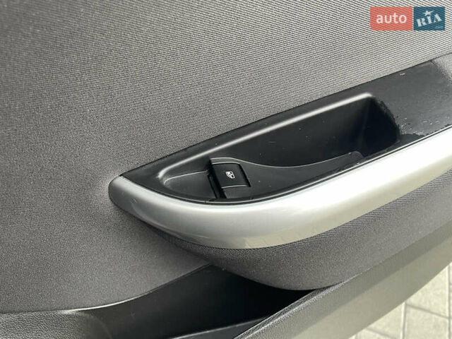 Черный Опель Астра, объемом двигателя 1.6 л и пробегом 125 тыс. км за 7450 $, фото 37 на Automoto.ua