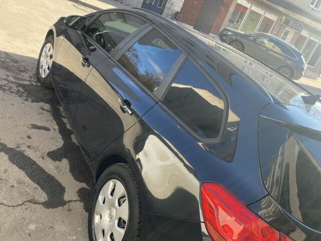 Черный Опель Астра, объемом двигателя 1.7 л и пробегом 260 тыс. км за 7500 $, фото 4 на Automoto.ua