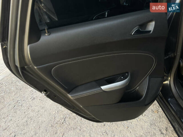 Чорний Опель Астра, об'ємом двигуна 2 л та пробігом 257 тис. км за 7350 $, фото 60 на Automoto.ua