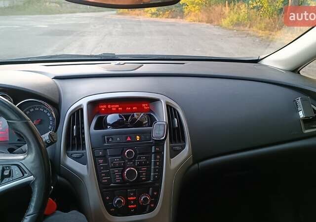 Черный Опель Астра, объемом двигателя 2 л и пробегом 308 тыс. км за 7400 $, фото 8 на Automoto.ua