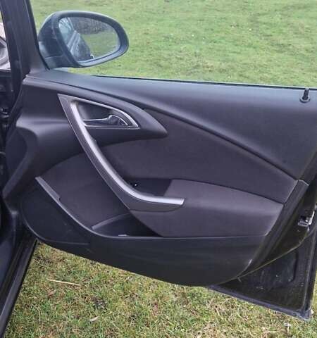 Черный Опель Астра, объемом двигателя 1.7 л и пробегом 200 тыс. км за 7200 $, фото 15 на Automoto.ua