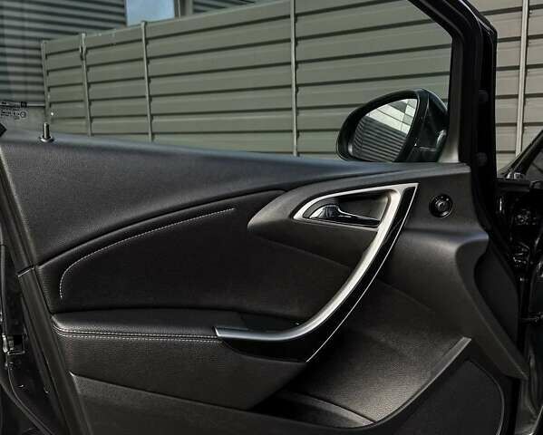 Черный Опель Астра, объемом двигателя 1.7 л и пробегом 218 тыс. км за 8500 $, фото 48 на Automoto.ua