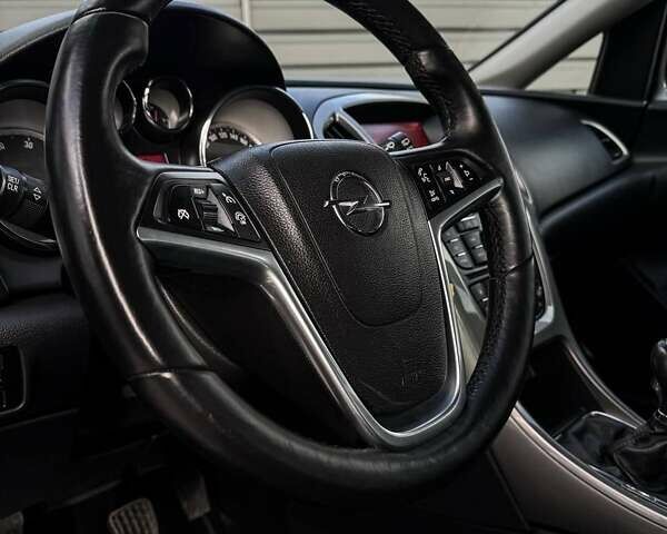 Черный Опель Астра, объемом двигателя 1.7 л и пробегом 218 тыс. км за 8500 $, фото 38 на Automoto.ua