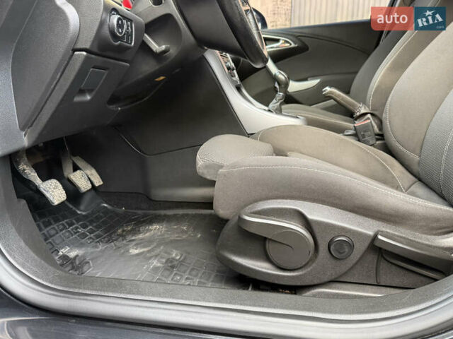 Черный Опель Астра, объемом двигателя 1.7 л и пробегом 258 тыс. км за 6999 $, фото 49 на Automoto.ua