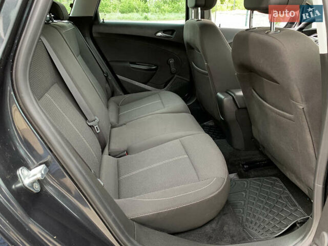 Черный Опель Астра, объемом двигателя 1.7 л и пробегом 234 тыс. км за 8599 $, фото 31 на Automoto.ua