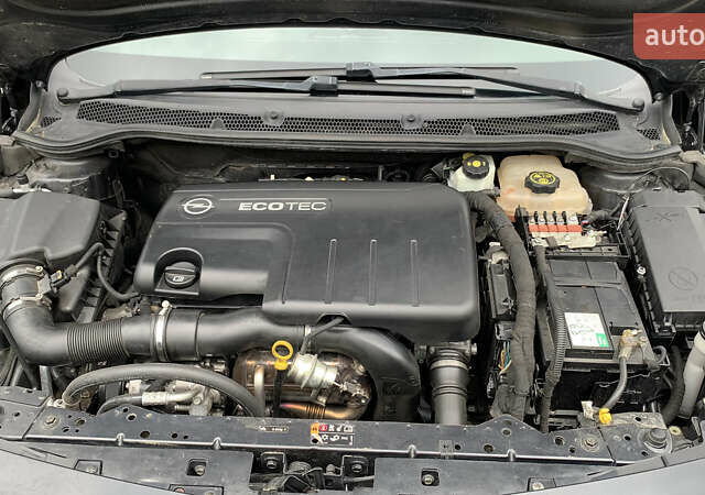 Черный Опель Астра, объемом двигателя 1.7 л и пробегом 234 тыс. км за 8700 $, фото 12 на Automoto.ua