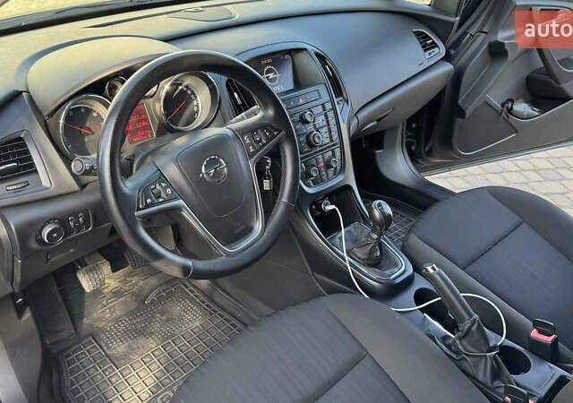 Черный Опель Астра, объемом двигателя 1.25 л и пробегом 220 тыс. км за 7950 $, фото 49 на Automoto.ua