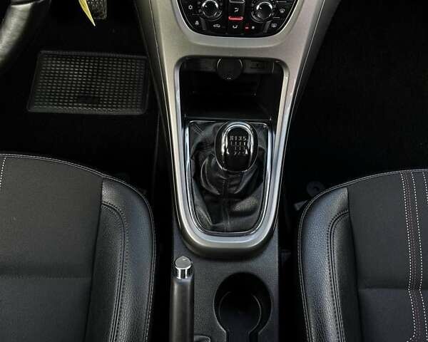 Черный Опель Астра, объемом двигателя 1.7 л и пробегом 218 тыс. км за 8500 $, фото 29 на Automoto.ua