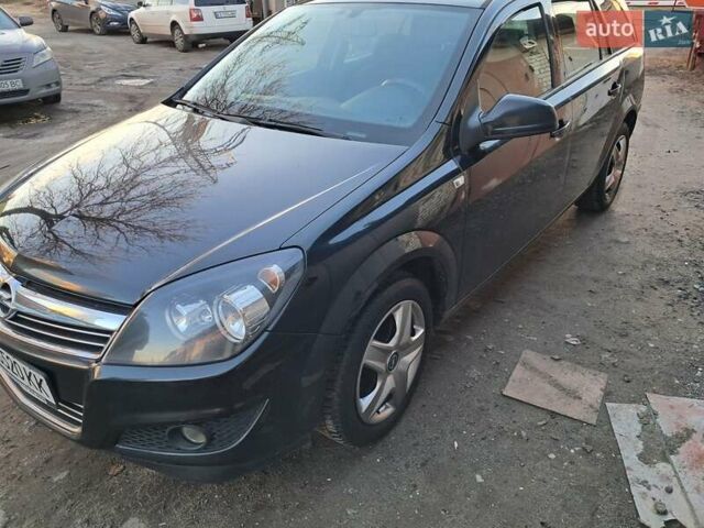 Черный Опель Астра, объемом двигателя 1.6 л и пробегом 318 тыс. км за 5400 $, фото 8 на Automoto.ua