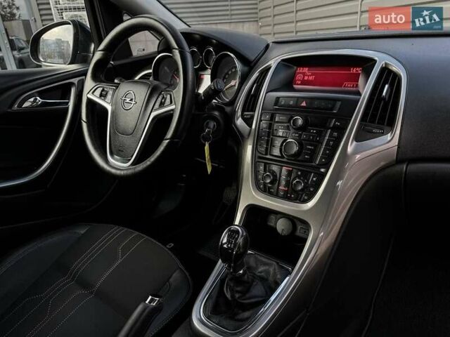 Черный Опель Астра, объемом двигателя 1.7 л и пробегом 218 тыс. км за 8500 $, фото 34 на Automoto.ua