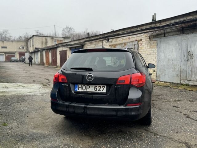 Черный Опель Астра, объемом двигателя 0 л и пробегом 380 тыс. км за 3500 $, фото 4 на Automoto.ua