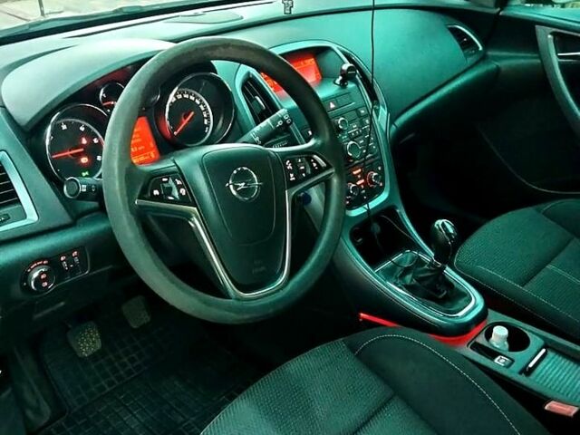 Чорний Опель Астра, об'ємом двигуна 1.7 л та пробігом 303 тис. км за 7500 $, фото 13 на Automoto.ua