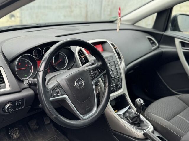 Черный Опель Астра, объемом двигателя 0 л и пробегом 380 тыс. км за 3500 $, фото 5 на Automoto.ua