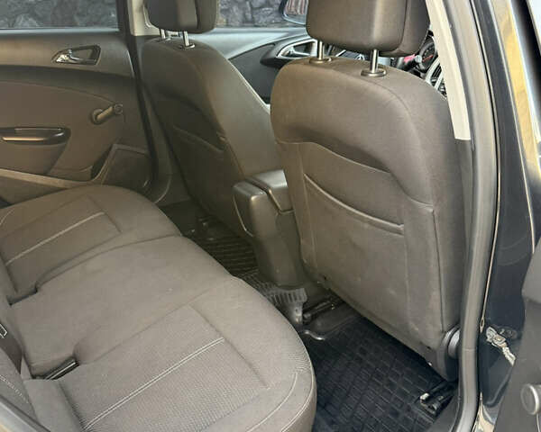 Черный Опель Астра, объемом двигателя 1.7 л и пробегом 258 тыс. км за 6999 $, фото 54 на Automoto.ua