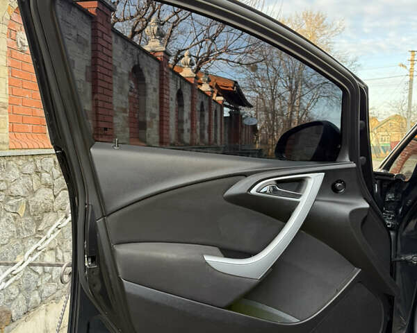 Черный Опель Астра, объемом двигателя 1.7 л и пробегом 258 тыс. км за 6999 $, фото 64 на Automoto.ua