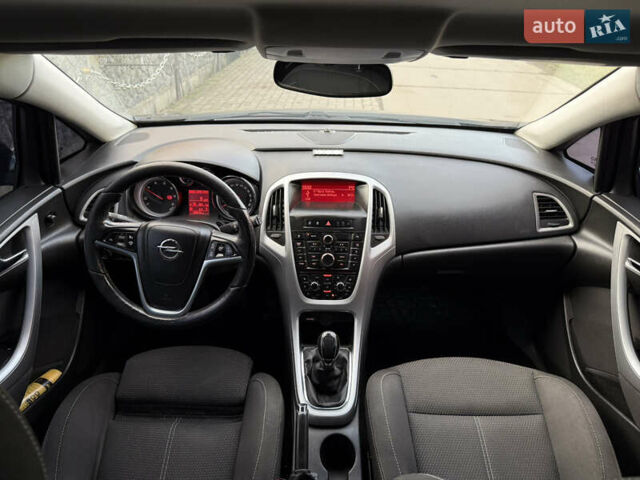 Черный Опель Астра, объемом двигателя 1.7 л и пробегом 258 тыс. км за 6999 $, фото 3 на Automoto.ua