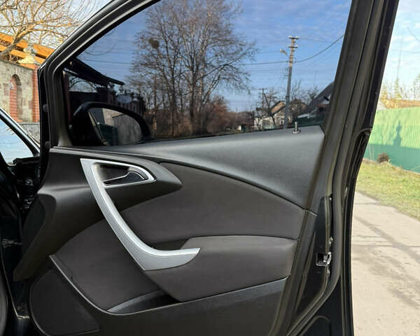 Черный Опель Астра, объемом двигателя 1.7 л и пробегом 258 тыс. км за 6999 $, фото 70 на Automoto.ua