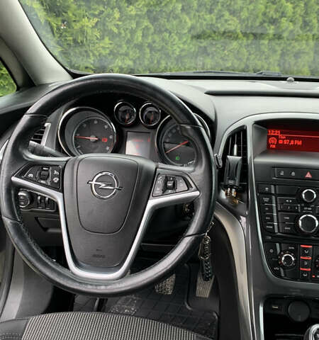 Черный Опель Астра, объемом двигателя 1.7 л и пробегом 234 тыс. км за 8700 $, фото 9 на Automoto.ua