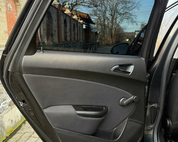 Черный Опель Астра, объемом двигателя 1.7 л и пробегом 258 тыс. км за 6999 $, фото 68 на Automoto.ua