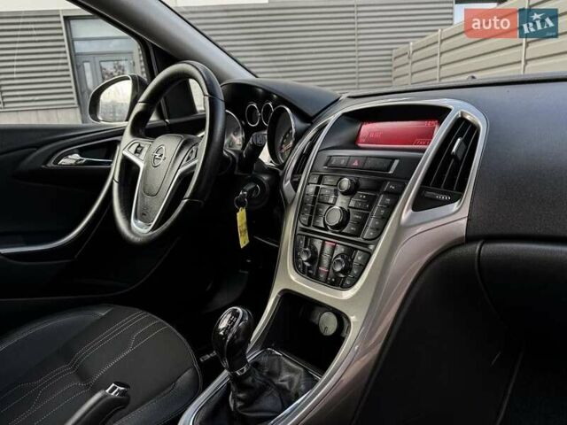 Черный Опель Астра, объемом двигателя 1.7 л и пробегом 218 тыс. км за 8500 $, фото 41 на Automoto.ua