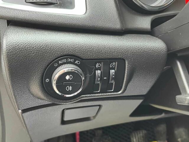 Черный Опель Астра, объемом двигателя 1.7 л и пробегом 285 тыс. км за 8700 $, фото 11 на Automoto.ua