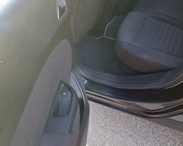 Черный Опель Астра, объемом двигателя 1.4 л и пробегом 236 тыс. км за 8200 $, фото 9 на Automoto.ua