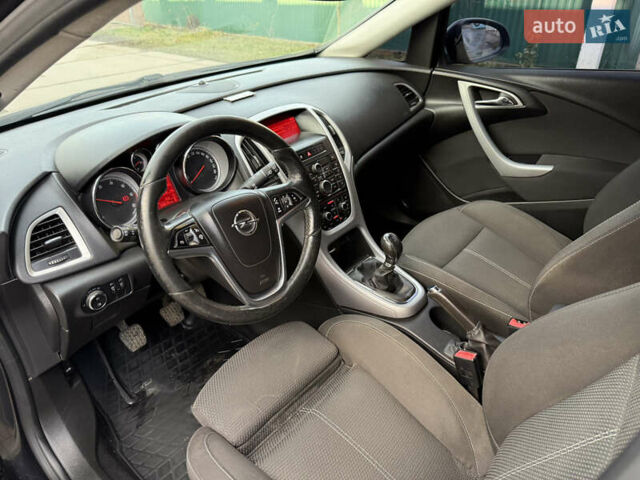 Черный Опель Астра, объемом двигателя 1.7 л и пробегом 258 тыс. км за 6999 $, фото 4 на Automoto.ua