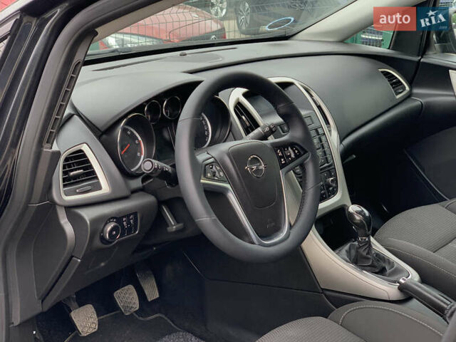 Черный Опель Астра, объемом двигателя 1.7 л и пробегом 234 тыс. км за 8599 $, фото 24 на Automoto.ua