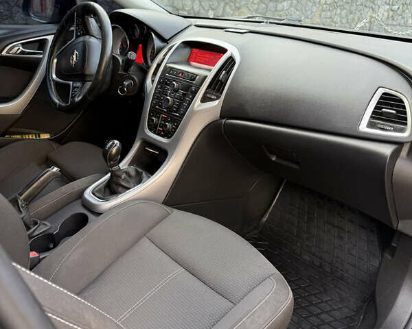 Черный Опель Астра, объемом двигателя 1.7 л и пробегом 258 тыс. км за 6999 $, фото 28 на Automoto.ua