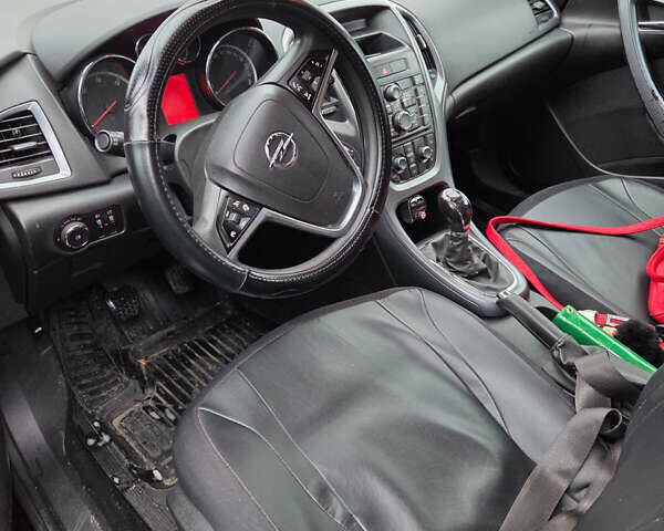 Черный Опель Астра, объемом двигателя 1.69 л и пробегом 281 тыс. км за 7000 $, фото 5 на Automoto.ua