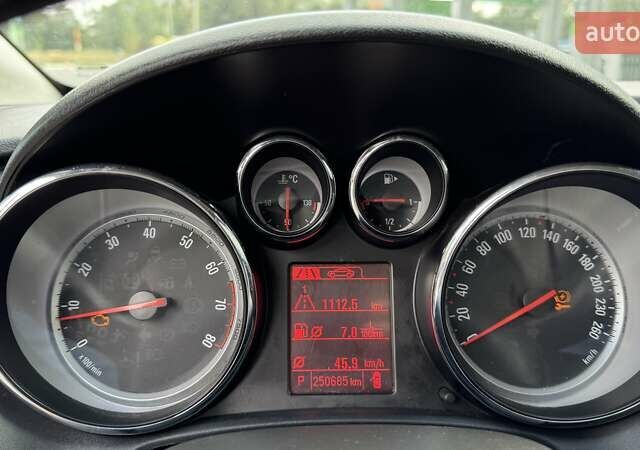 Черный Опель Астра, объемом двигателя 1.36 л и пробегом 250 тыс. км за 7500 $, фото 21 на Automoto.ua
