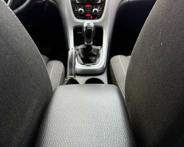 Черный Опель Астра, объемом двигателя 1.7 л и пробегом 258 тыс. км за 6999 $, фото 34 на Automoto.ua