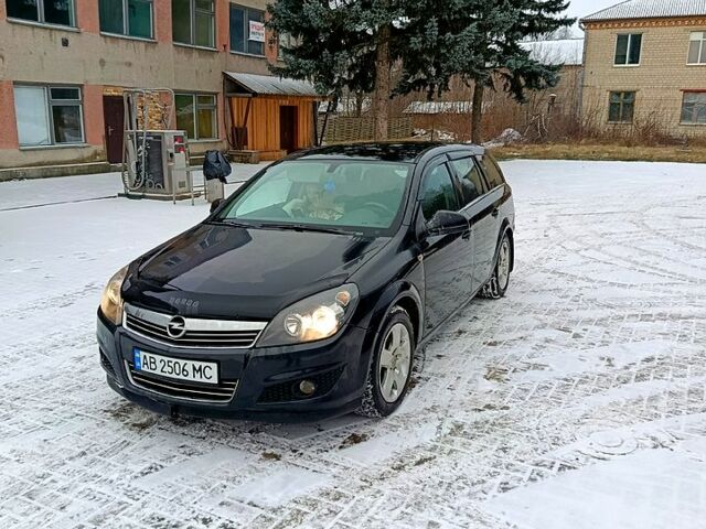 Черный Опель Астра, объемом двигателя 1.6 л и пробегом 239 тыс. км за 5800 $, фото 2 на Automoto.ua