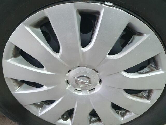 Черный Опель Астра, объемом двигателя 1.6 л и пробегом 251 тыс. км за 7500 $, фото 13 на Automoto.ua