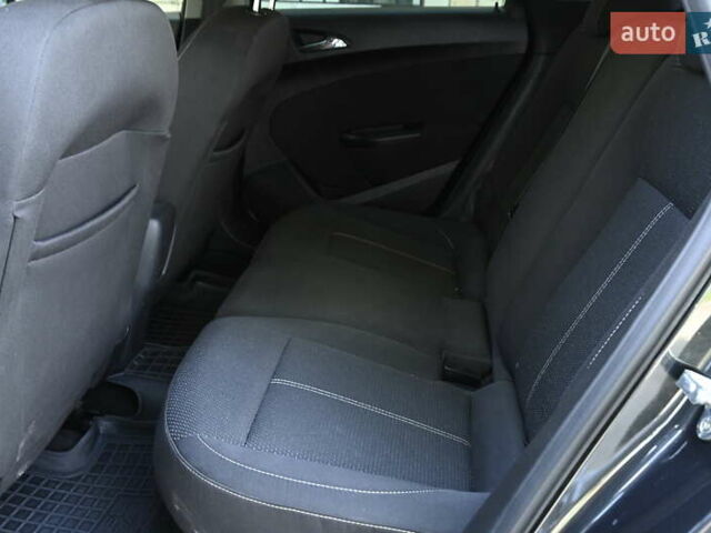 Опель Астра 2014 у Бердичеве на Automoto.ua Чорний Опель Астра, об'ємом двигуна 1.96 л та пробігом 238 тис. км за 8700 $, фото 22 на Automoto.ua