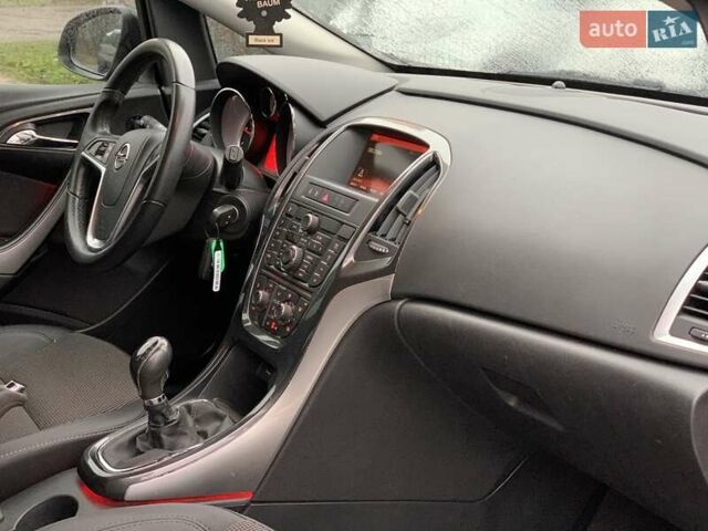 Черный Опель Астра, объемом двигателя 1.7 л и пробегом 326 тыс. км за 8655 $, фото 32 на Automoto.ua