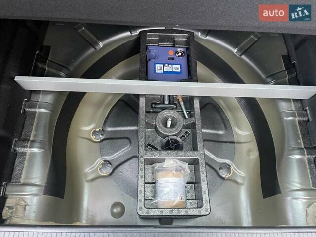 Черный Опель Астра, объемом двигателя 1.5 л и пробегом 197 тыс. км за 9400 $, фото 44 на Automoto.ua