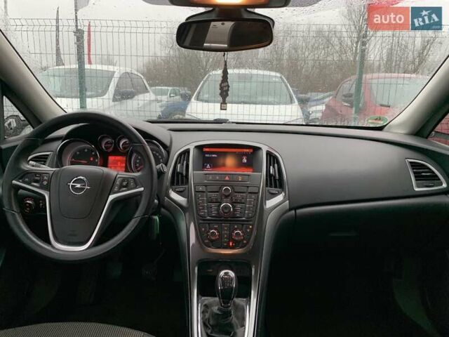 Черный Опель Астра, объемом двигателя 1.7 л и пробегом 326 тыс. км за 8655 $, фото 55 на Automoto.ua
