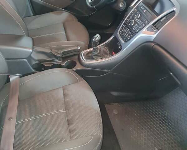 Черный Опель Астра, объемом двигателя 1.6 л и пробегом 251 тыс. км за 7600 $, фото 11 на Automoto.ua