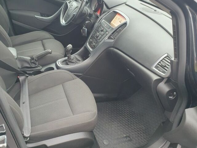 Черный Опель Астра, объемом двигателя 1.6 л и пробегом 251 тыс. км за 7500 $, фото 22 на Automoto.ua