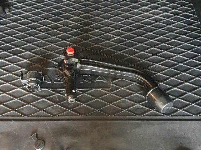 Черный Опель Астра, объемом двигателя 1.6 л и пробегом 251 тыс. км за 7500 $, фото 12 на Automoto.ua