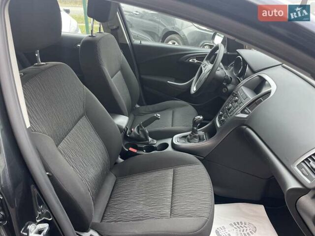 Черный Опель Астра, объемом двигателя 1.5 л и пробегом 197 тыс. км за 9400 $, фото 55 на Automoto.ua