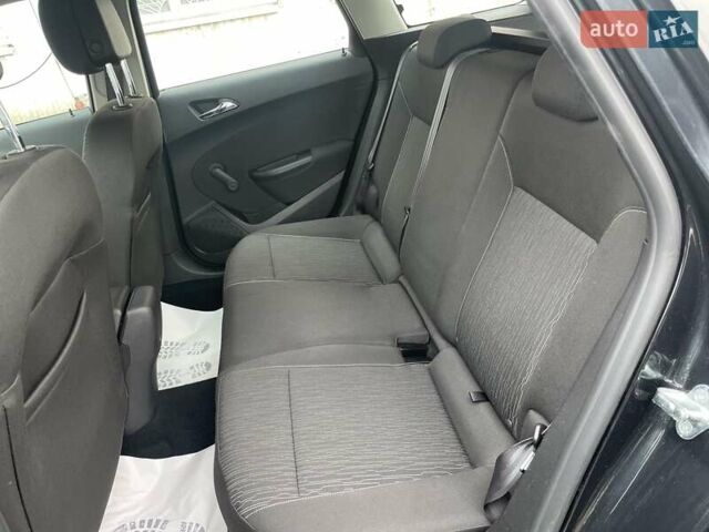 Черный Опель Астра, объемом двигателя 1.5 л и пробегом 197 тыс. км за 9400 $, фото 39 на Automoto.ua