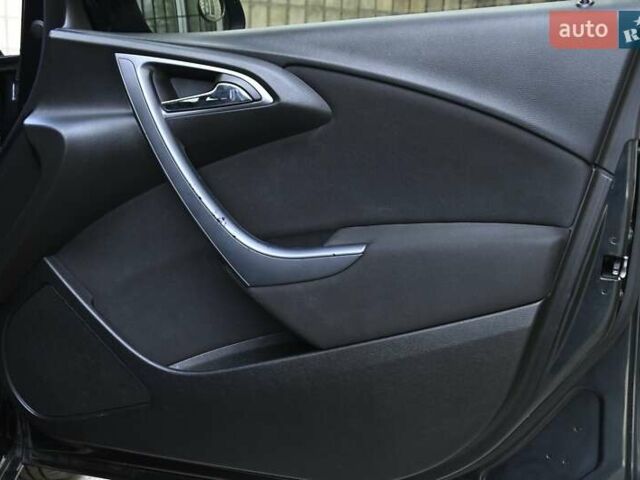 Опель Астра 2014 у Бердичеве на Automoto.ua Чорний Опель Астра, об'ємом двигуна 1.96 л та пробігом 238 тис. км за 8700 $, фото 27 на Automoto.ua