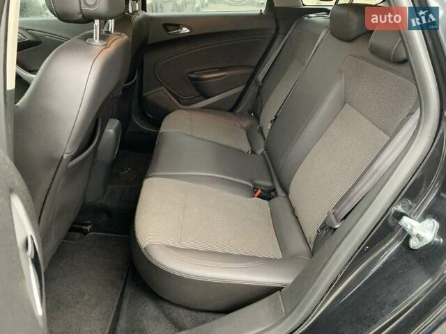 Черный Опель Астра, объемом двигателя 1.7 л и пробегом 326 тыс. км за 8655 $, фото 26 на Automoto.ua