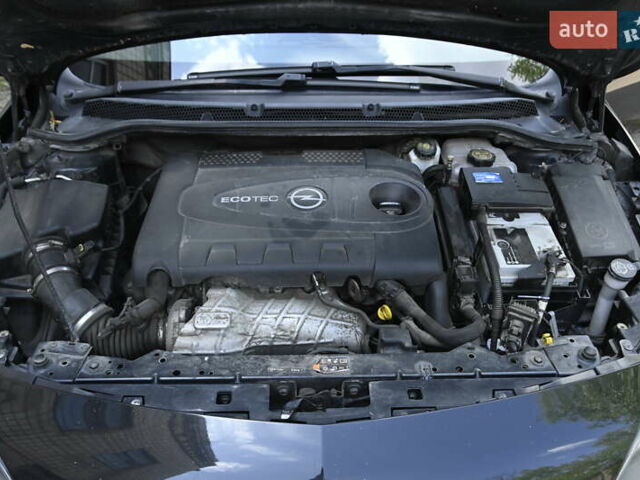 Опель Астра 2014 у Бердичеве на Automoto.ua Чорний Опель Астра, об'ємом двигуна 1.96 л та пробігом 238 тис. км за 8700 $, фото 10 на Automoto.ua