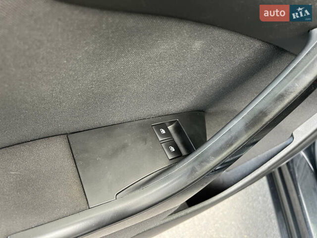 Черный Опель Астра, объемом двигателя 1.69 л и пробегом 254 тыс. км за 7600 $, фото 25 на Automoto.ua